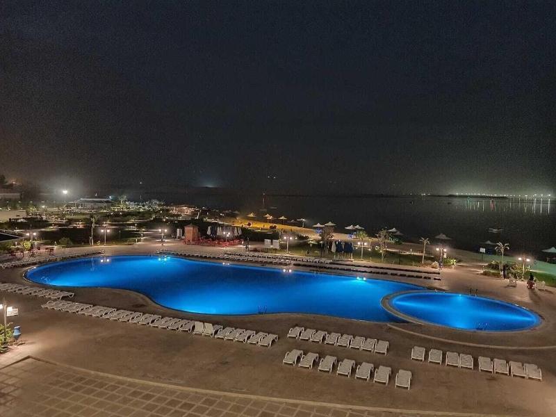 Tolip El Forsan Hotel Ismailia Exteriör bild The Dead Sea at night